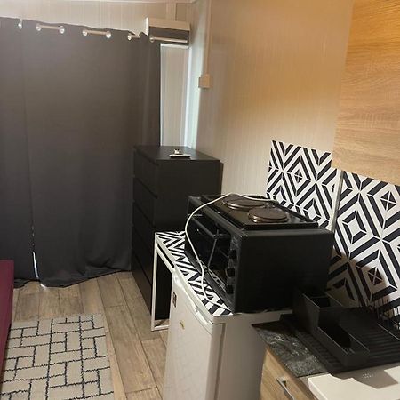 Cozy Studio In Town Center Лимасол Экстерьер фото